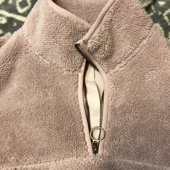 Brand is Time and Tru. Size is Small. And it was made in Jordan. - Picture 3 of 4